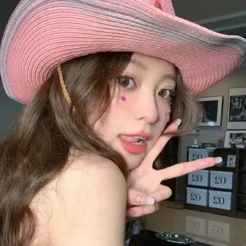照片里的伴娘
